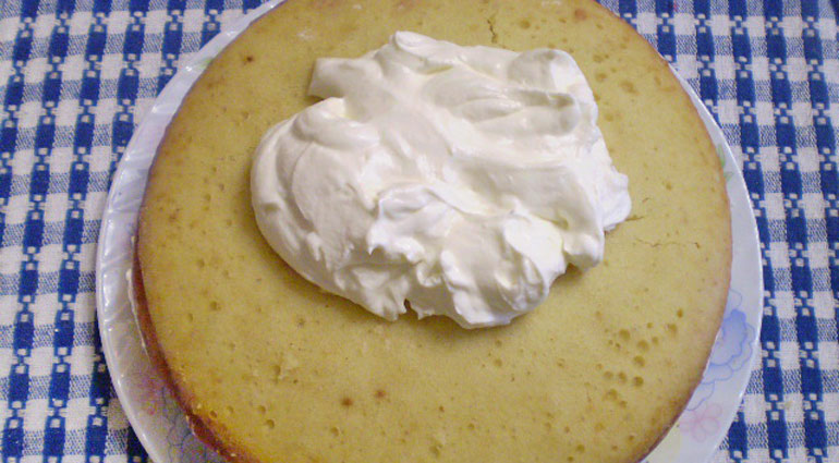 Топ-6 самых удачных рецептов сметанного крема с желатином для бисквитных тортов
